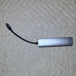 Satechi - 7-in-1 USB-C Slim Multiport Adapter